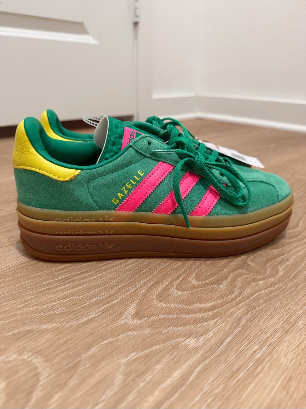 NWT Adidas Gazelle Bold Athletic Shoes in Court Green/Lucid Pink/Pure Sulfur - Picture 3 of 6